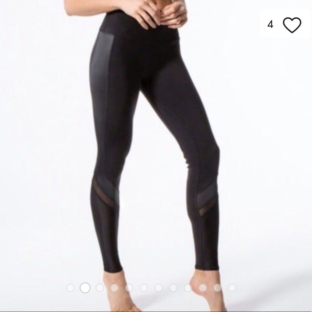Alo yoga elevate leggings in black